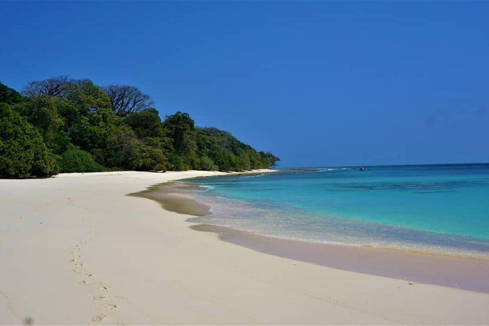 Wisata Pulau Tinjil, Banten: Lokasi, Rute, dan Spot Foto