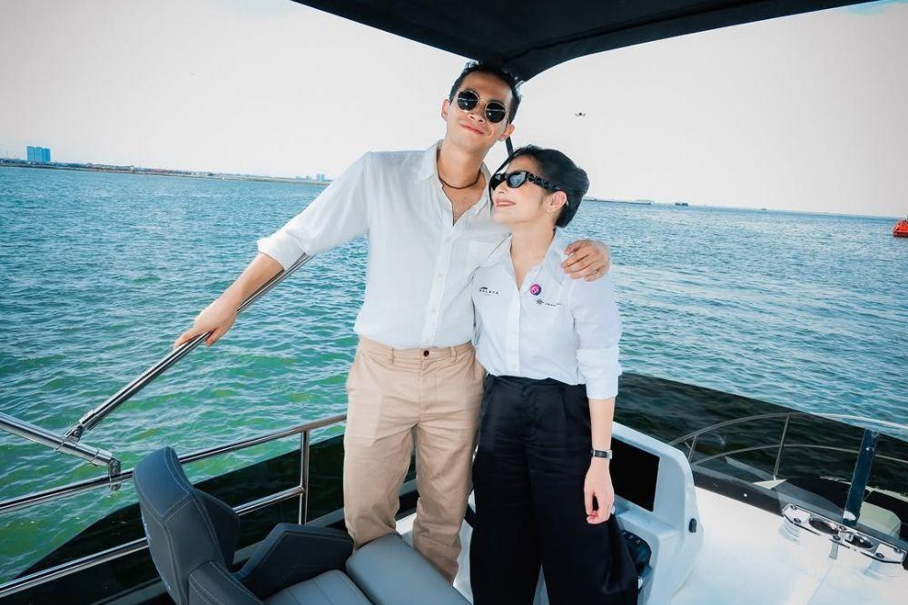 Kisah Cinta Prilly Latuconsina dan Omara Esteghlal, Berawal dari Fans!