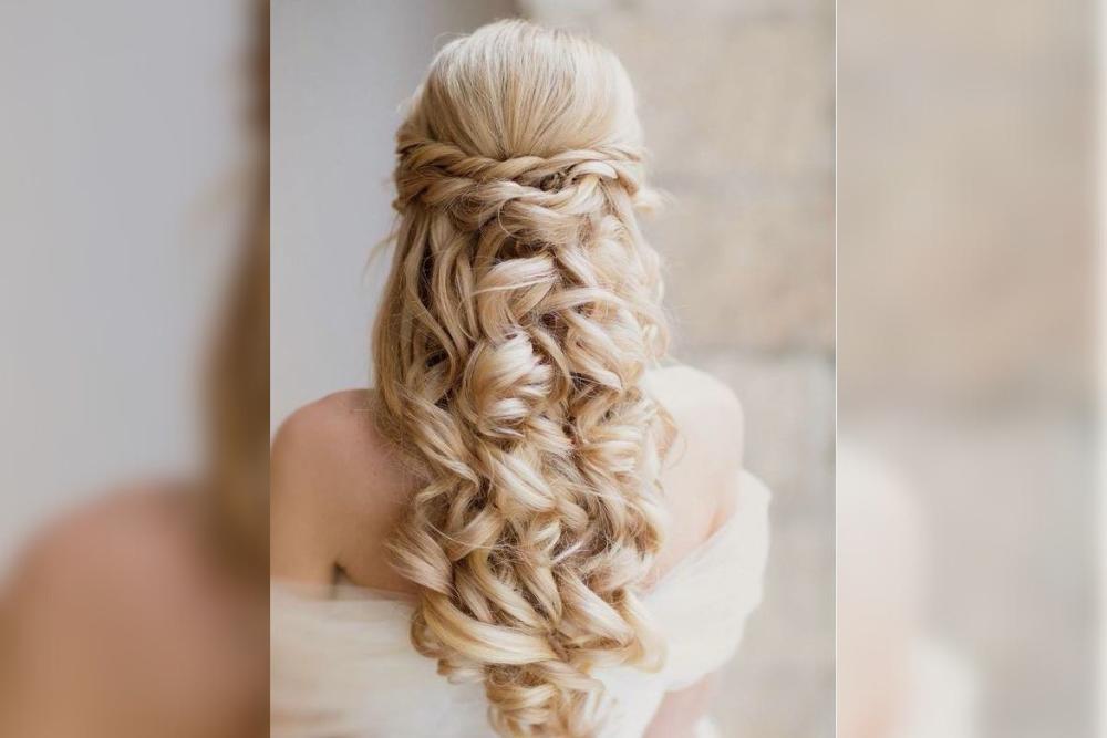 10 Inspirasi Model Rambut Pengantin Terurai, Anggun dan Memesona