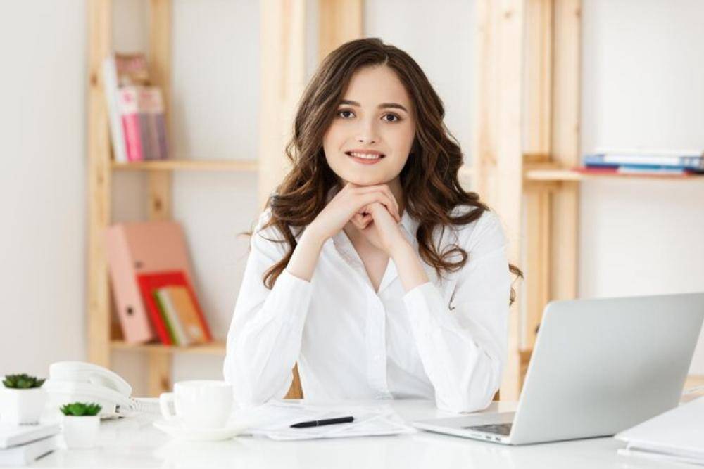 8 Karakter Pekerja Perempuan Zodiak Aquarius, Independen dan Visioner
