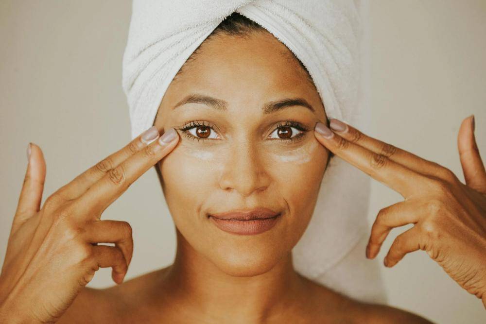 5 Skincare untuk Menghilangkan Flek Hitam Usia 40 Tahun