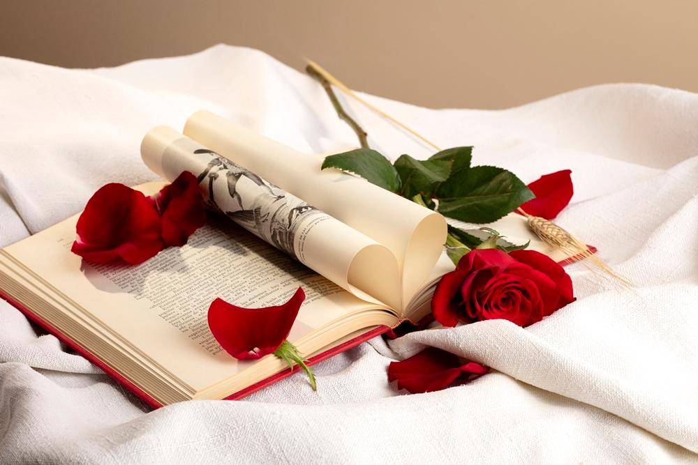 10 Puisi Valentine yang Romantis untuk Pasangan