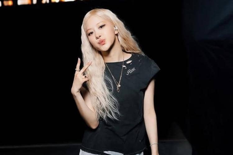 instagram.com/roses_are_rosie