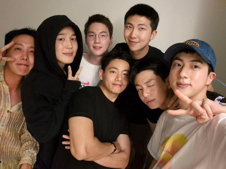 Daftar Artis Korea yang Selesai Wajib Militer 2025, Welcome Back!