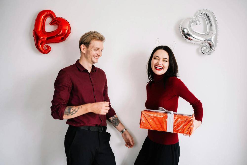 10 Hadiah Valentine untuk Gebetan yang Romantis dan Berkesan