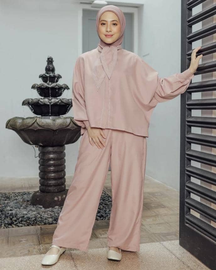 shopee.co.id/Lozy Hijab Official Shop