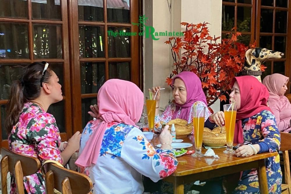 instagram.com/houseoframinten