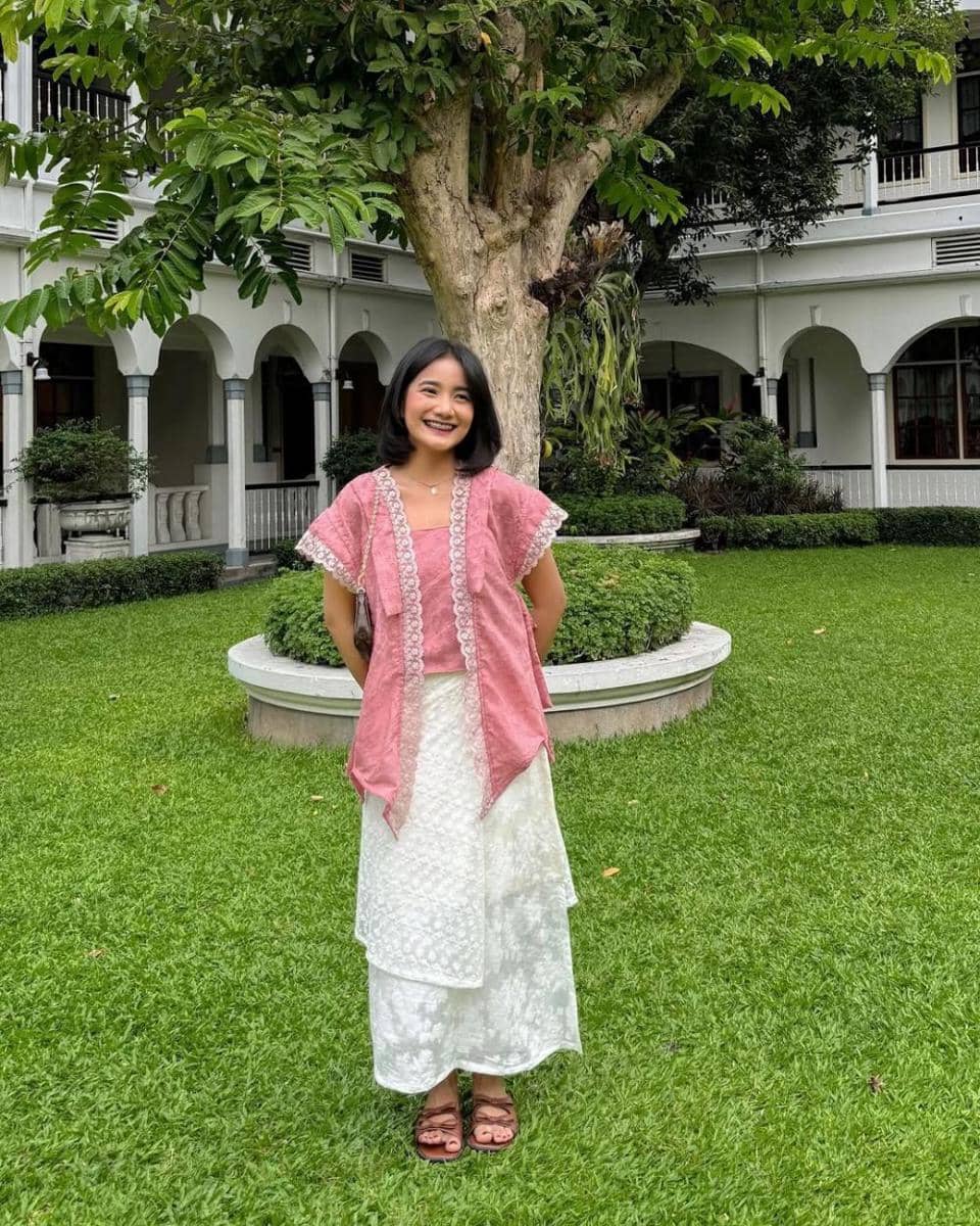Kebaya Modern Jesica Ceren (instagram.com/jesicaceren)