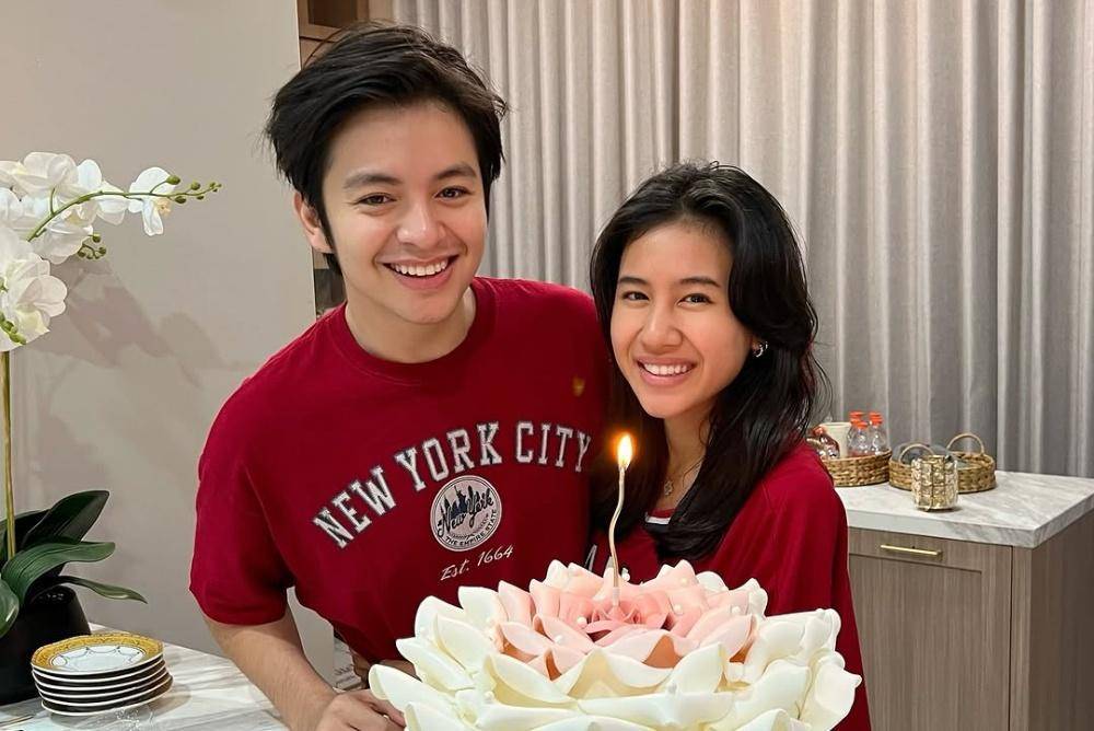 Romantis! 5 Artis Ini Hanya Mengikuti Pasangannya di Instagram