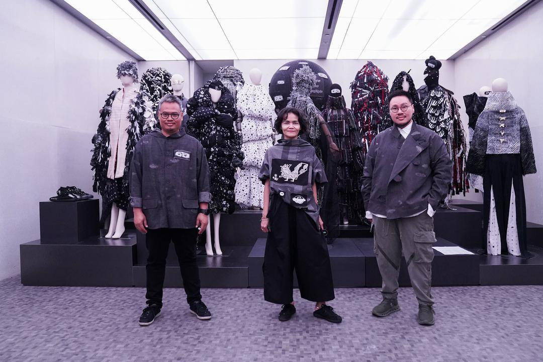 Kawinkan Seni & Mode: Pameran Sejauh Mata Memandang x Eko Nugroho
