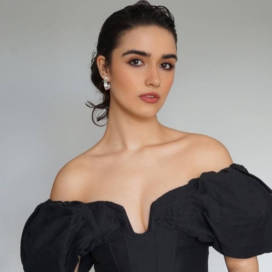 Instagram.com/ashabanks