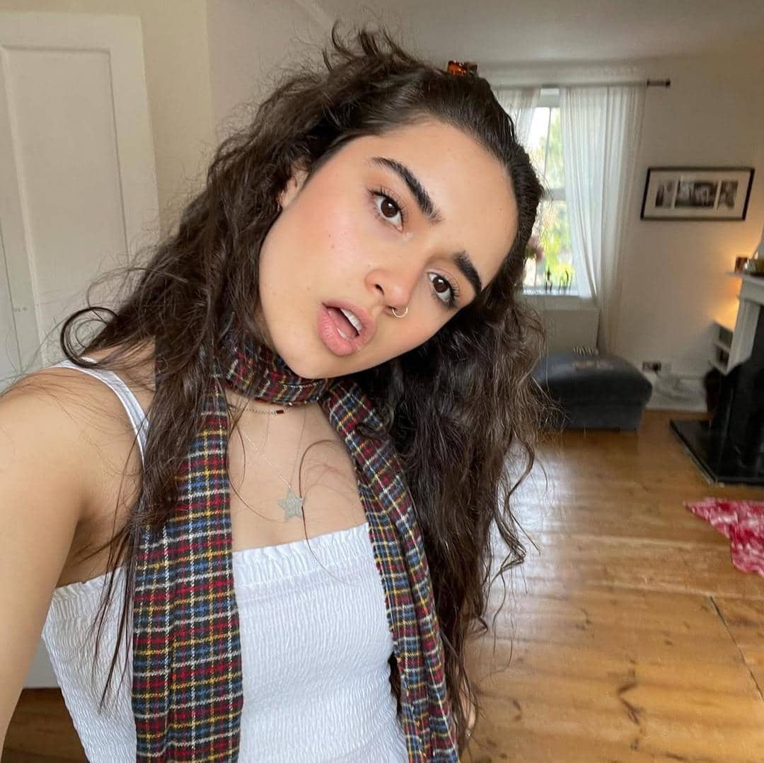 Instagram.com/ashabanks