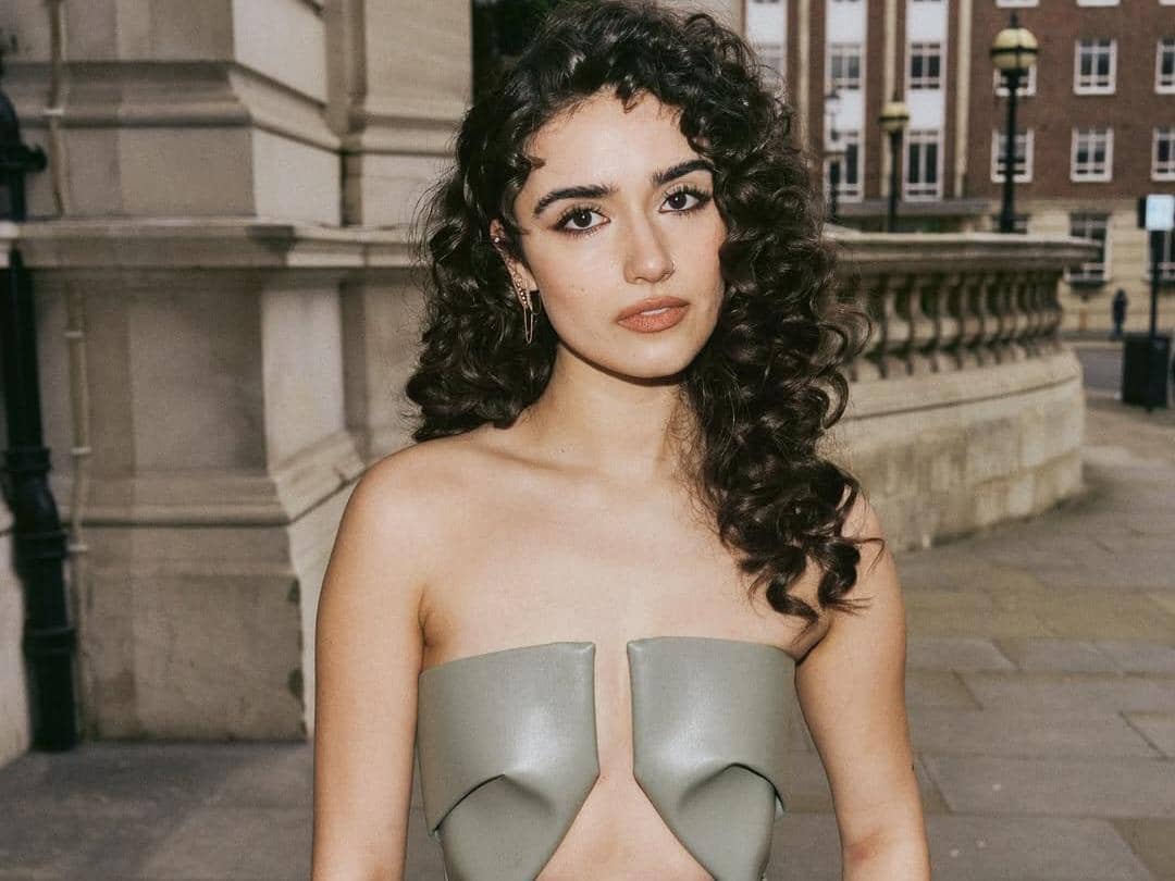 Instagram.com/ashabanks