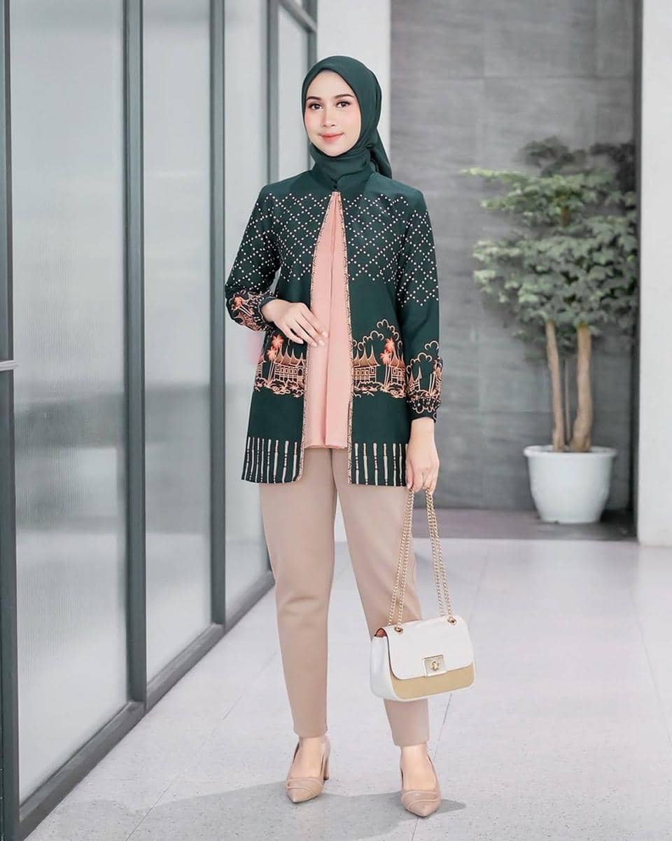 instagram.com/batikula