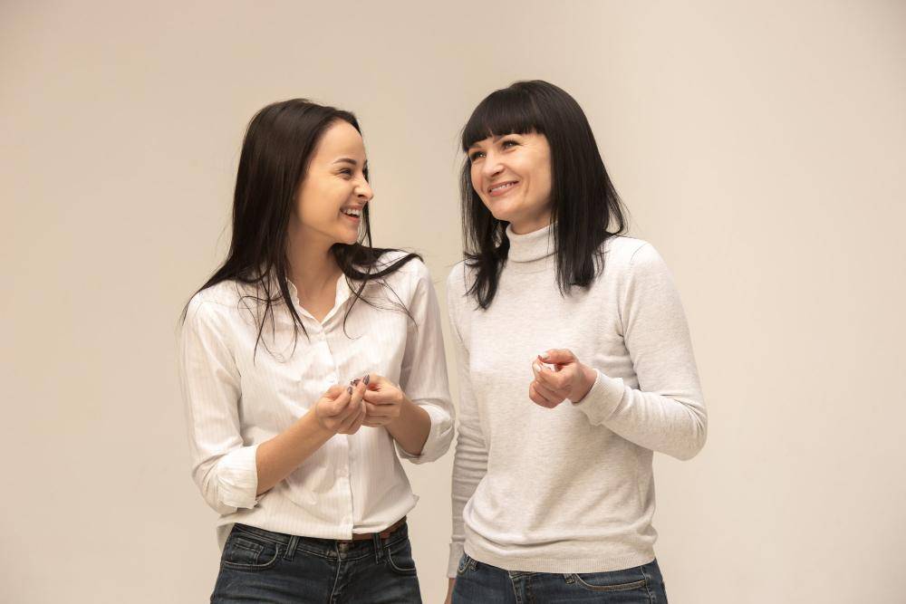5 Perbedaan Karakter INFJ dan ENFJ, Si Introvert vs Ekstrovert