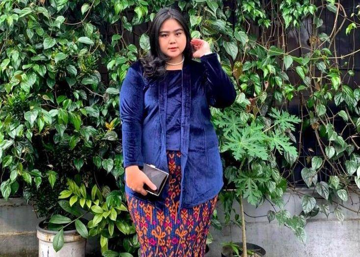5 Tips Memilih Rok Batik untuk Orang Gemuk