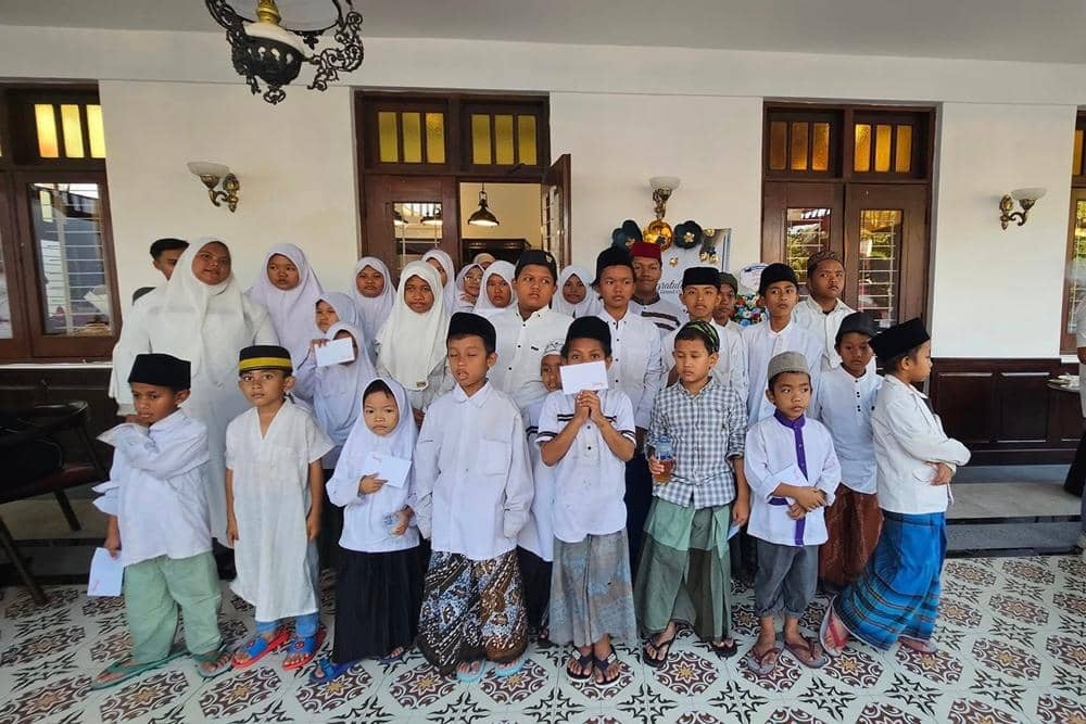 Facebook.com/Yatim Cahaya Insani Surabaya