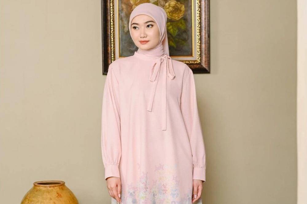 8 Model Tunik Panjang Kekinian, Cocok untuk Lebaran