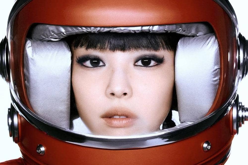 instagram.com/jennie_hq