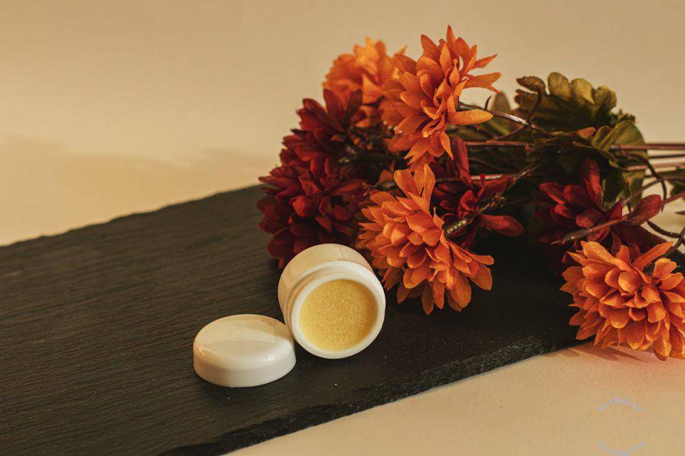 Ilustrasi solid perfume