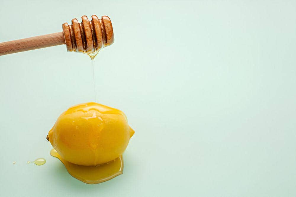 ilustrasi madu dan lemon (freepik.com/freepik)