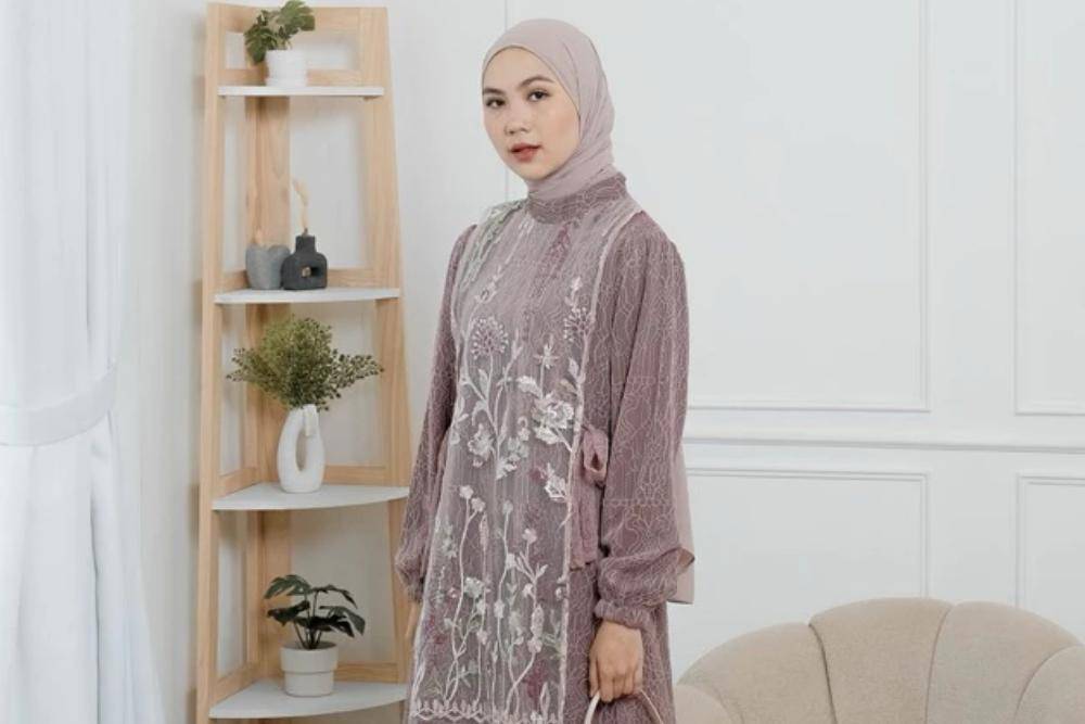 Gamis Terbaru 2025 Simple Elegan, Tampil Makin Stylish