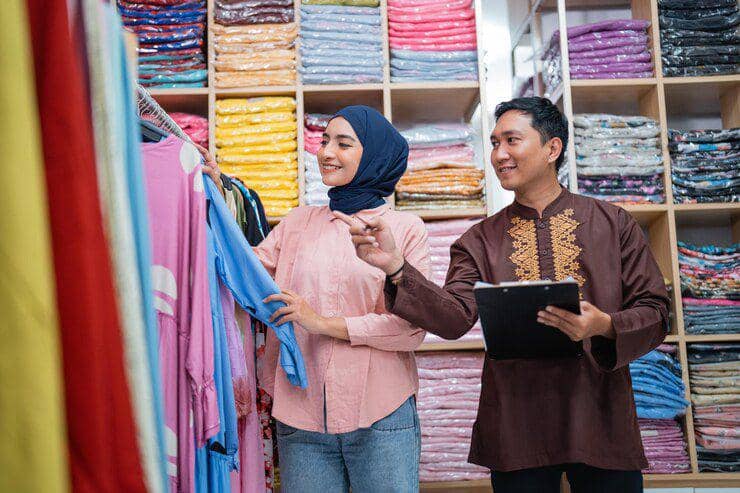 Ilustrasi memilih baju lebaran (freepik.com/EyeEm)
