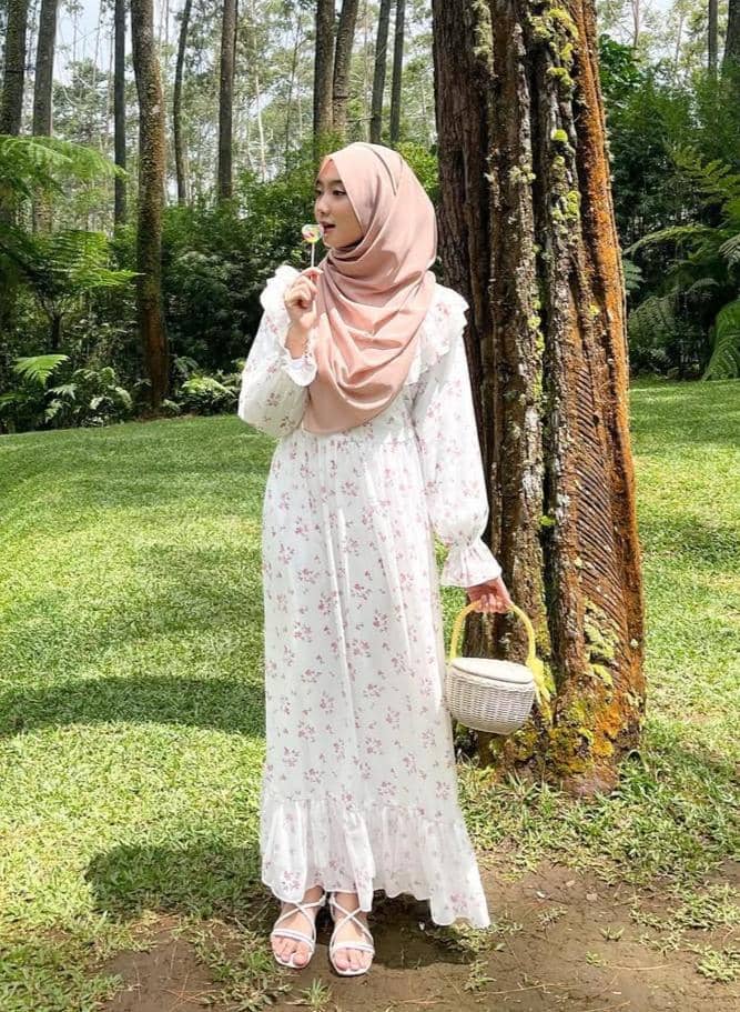 instagram.com/zabrinadena