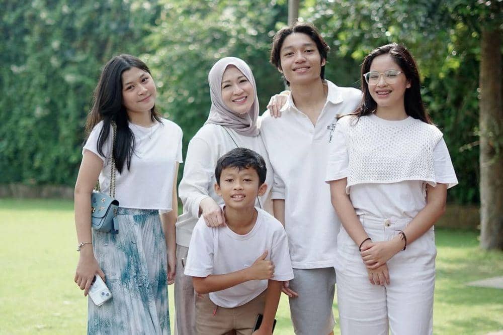 instagram.com/okieagustina_