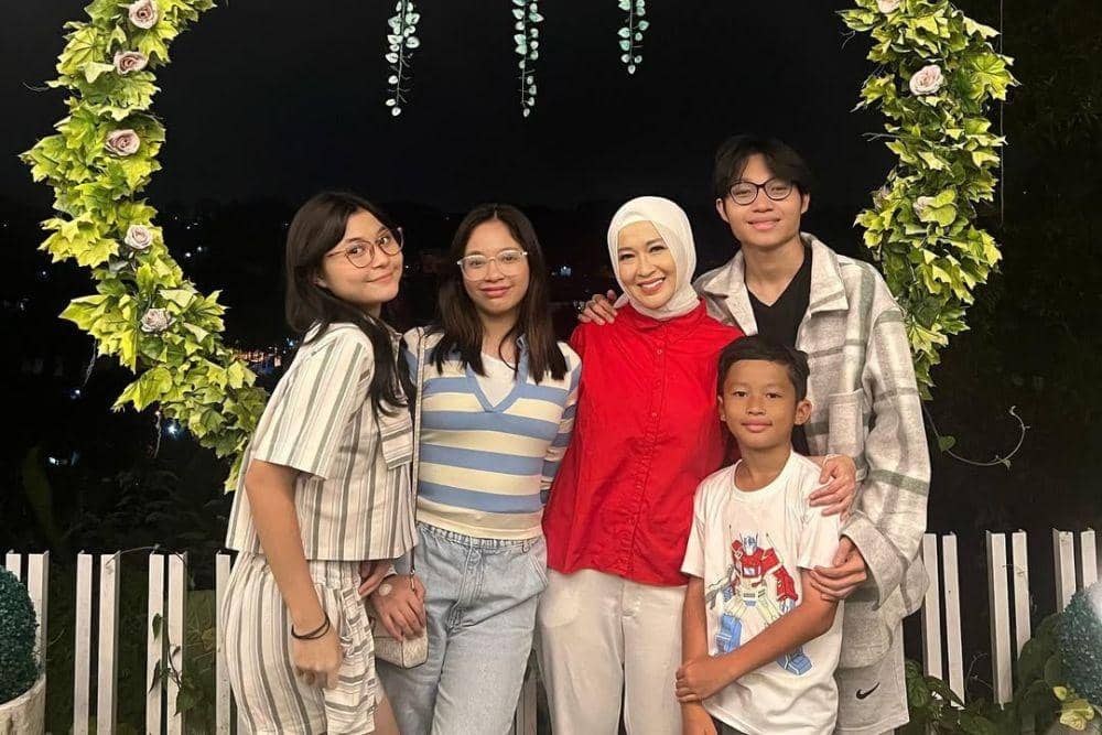 instagram.com/okieagustina_