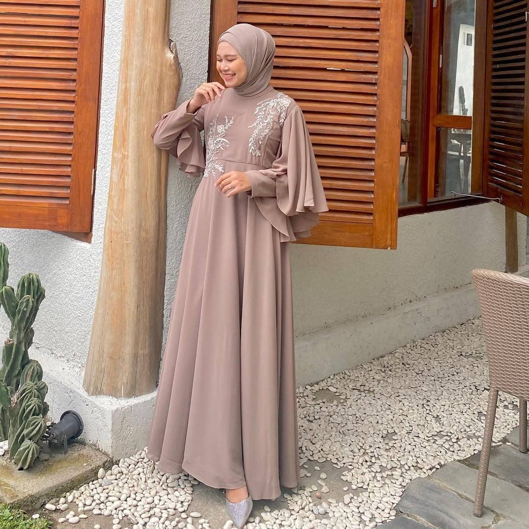 instagram.com/nadinazti