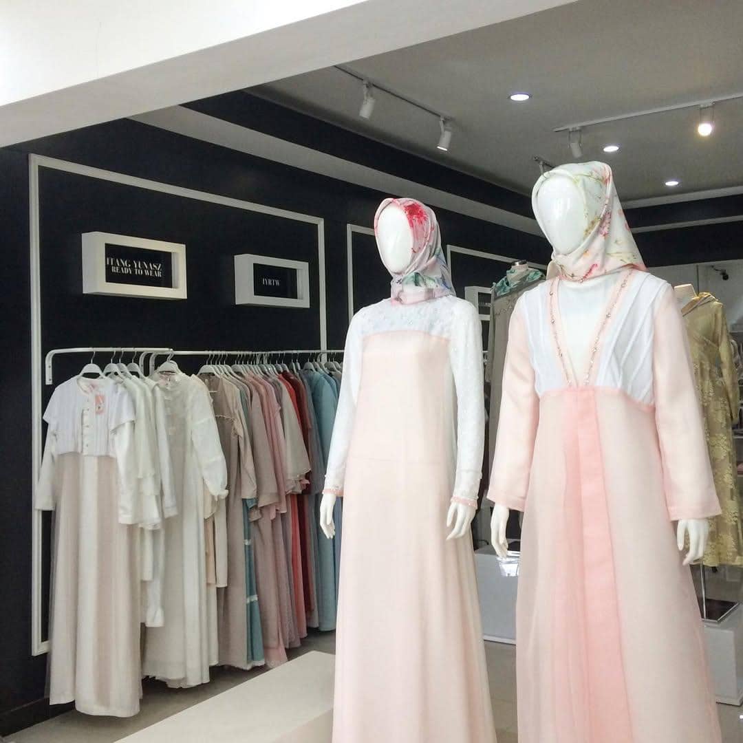 instagram.com/raheema_boutique