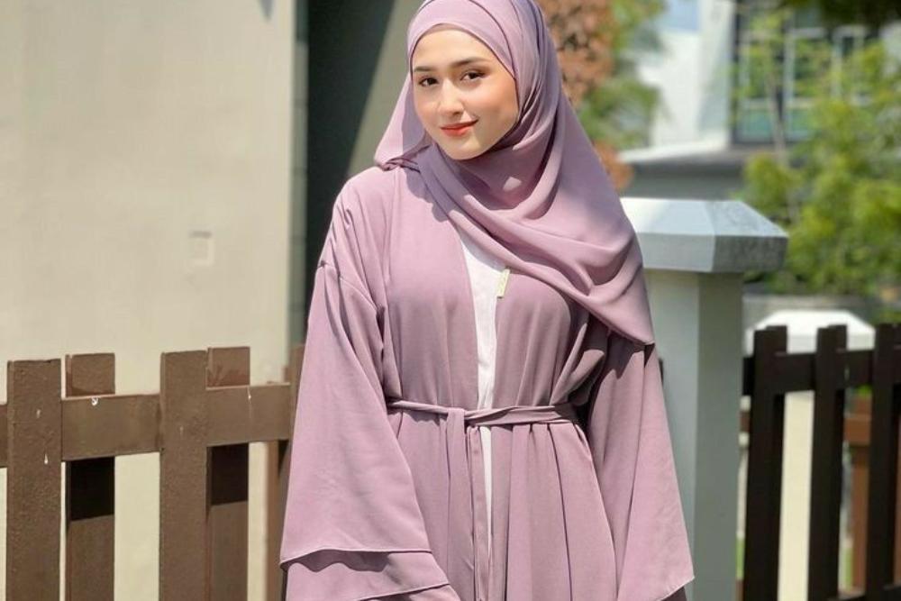 5 Model Gamis Lengan Lonceng Terbaru 2025, Elegan dan Stylish!