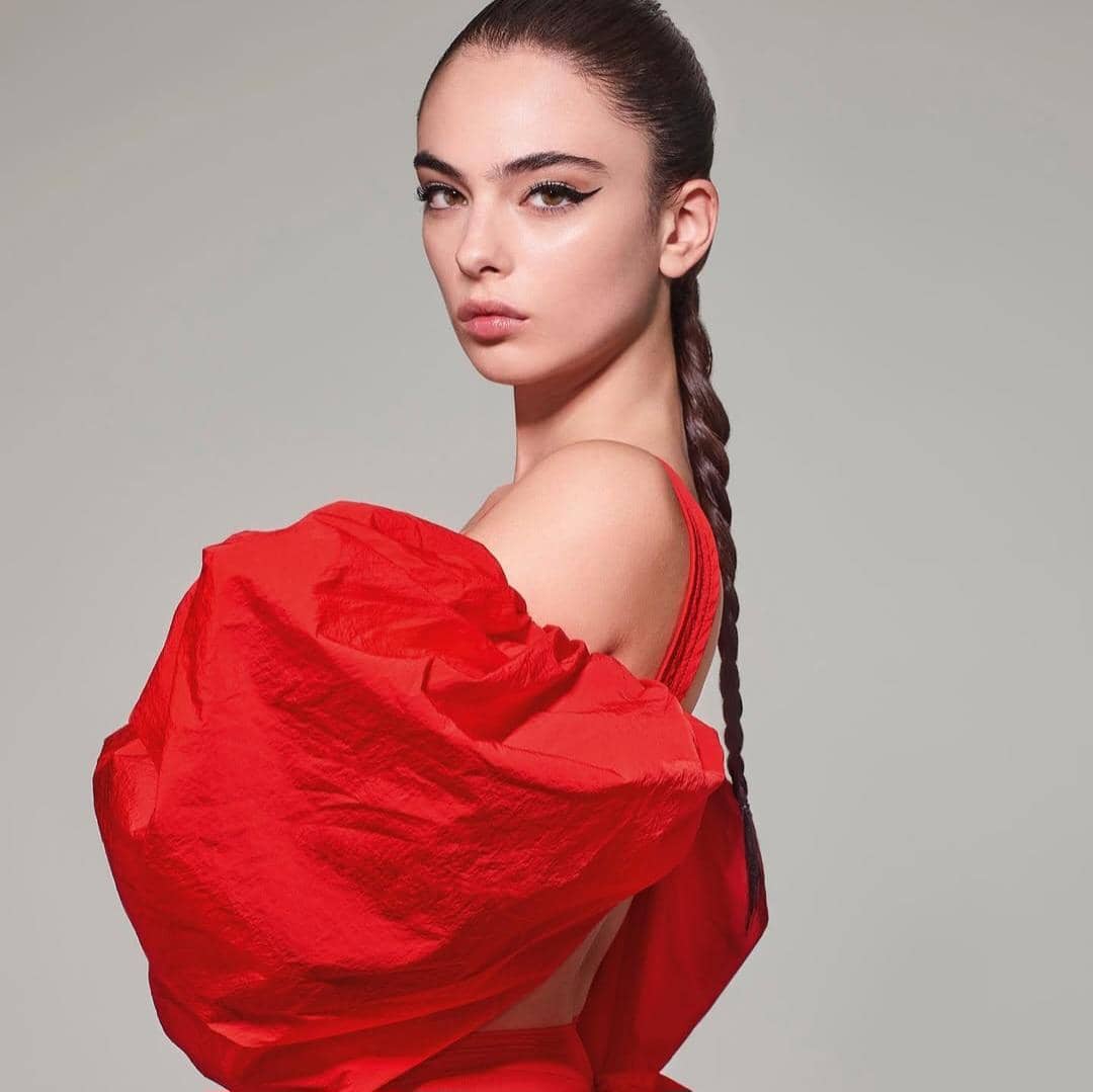 Instagram.com/devacassel