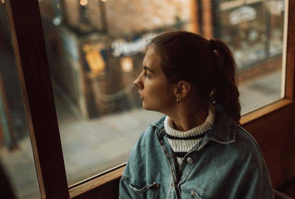 Ilustrasi menyendiri (pexels.com/Photo by urtimud.89)