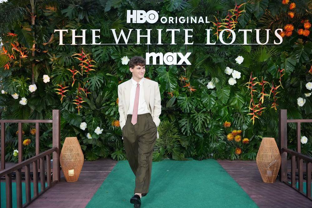 [EKSKLUSIF] Bangganya Sam Nivola Bergabung di 'The White Lotus 3'