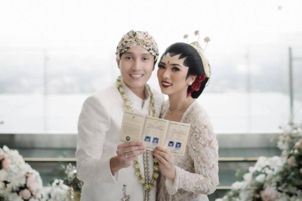 Instagram.com/isyanasarasvati