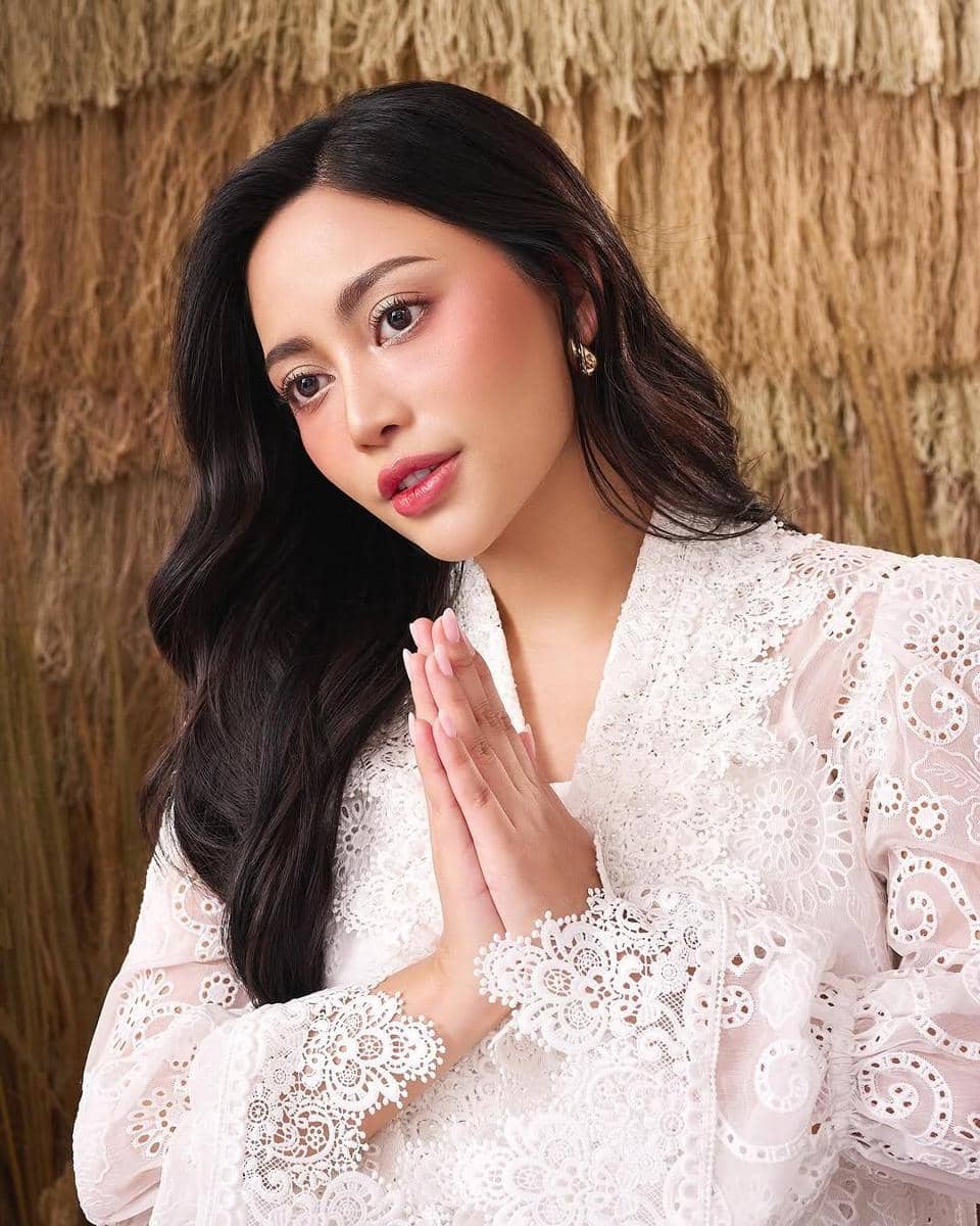 instagram.com/rachelvennya