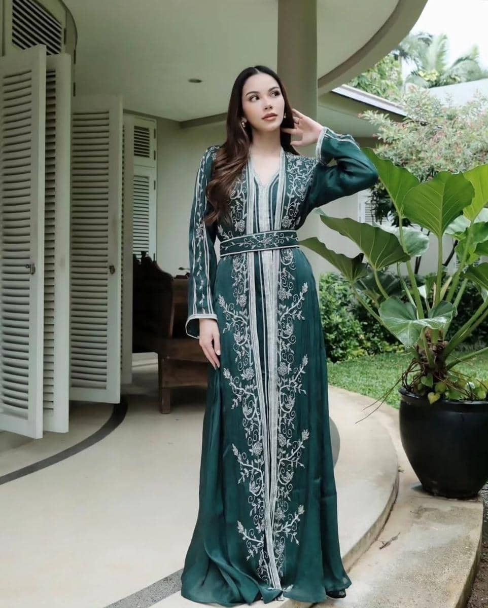 instagram.com/alyssadaguise