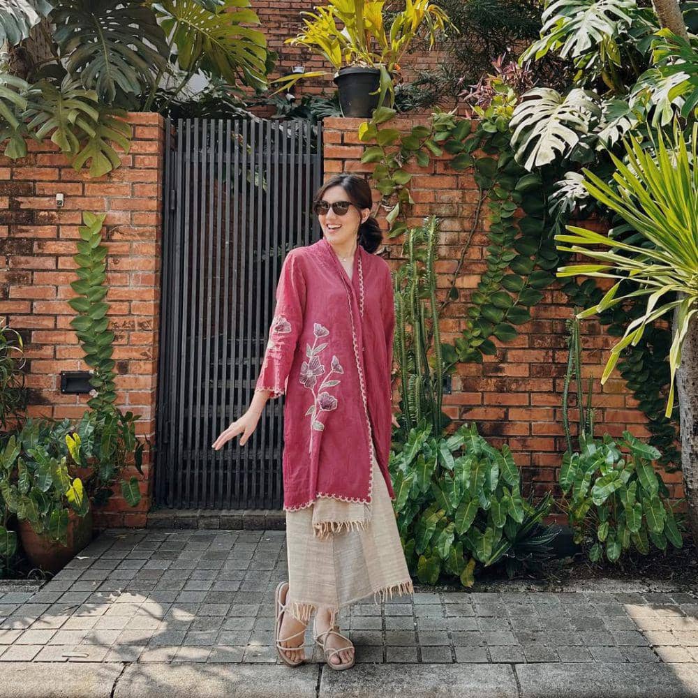 referensi busana etnik modern ala Ify Alyssa (instagram.com/ifyalyssa)