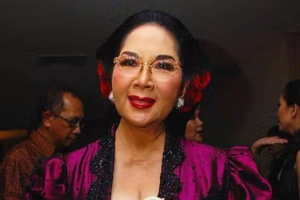 Instagram.com/titiekpuspa_official