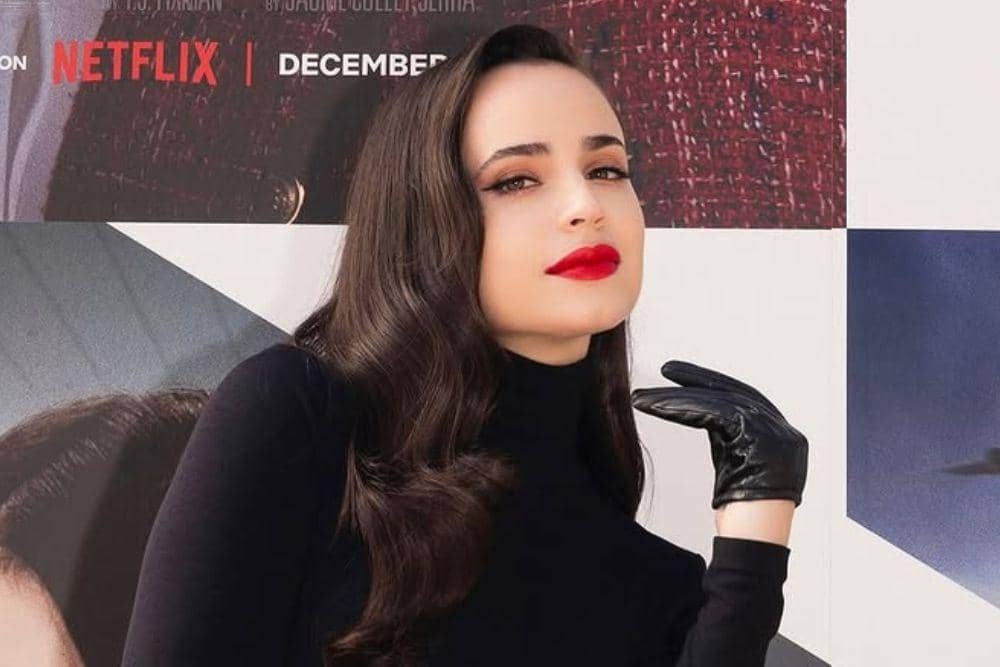 instagram.com/sofiacarson