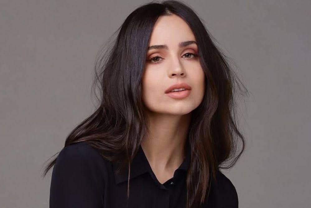 instagram.com/sofiacarson