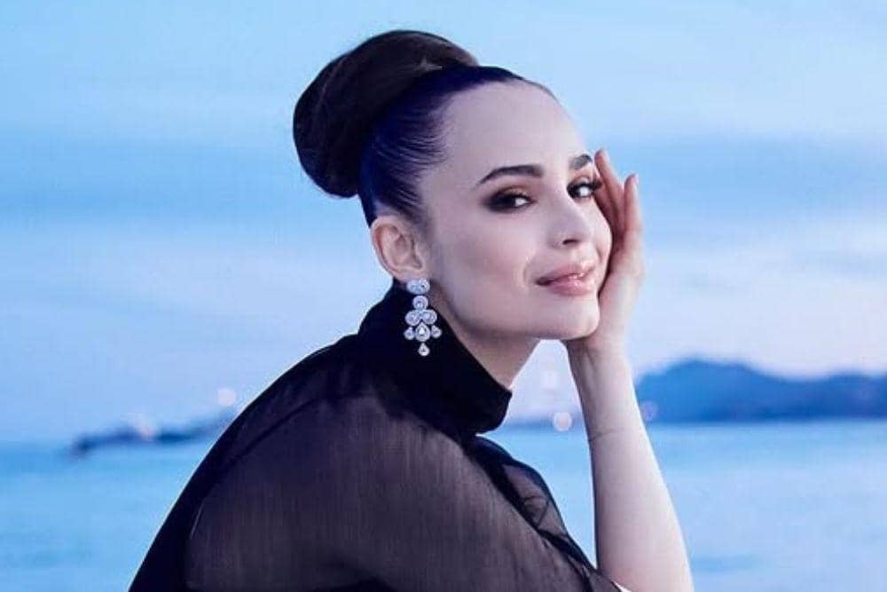 instagram.com/sofiacarson