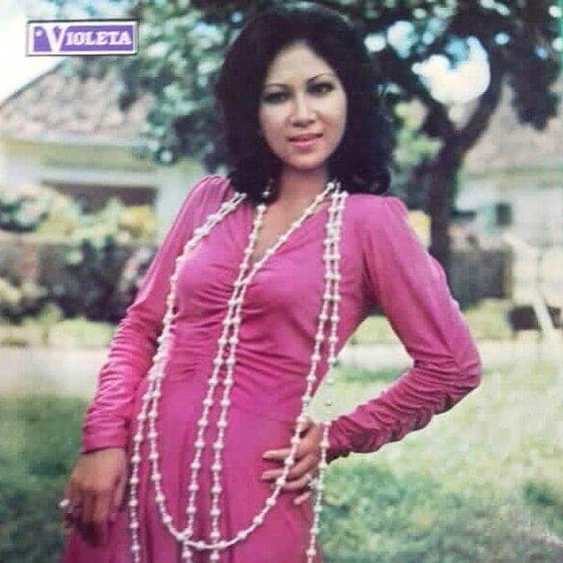 instagram.com/titiekpuspa_official