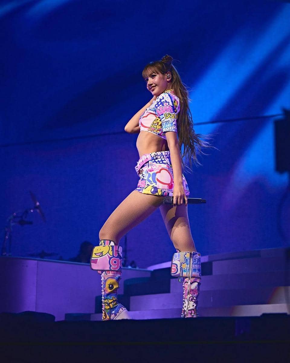 instagram.com/lalalalisa_m