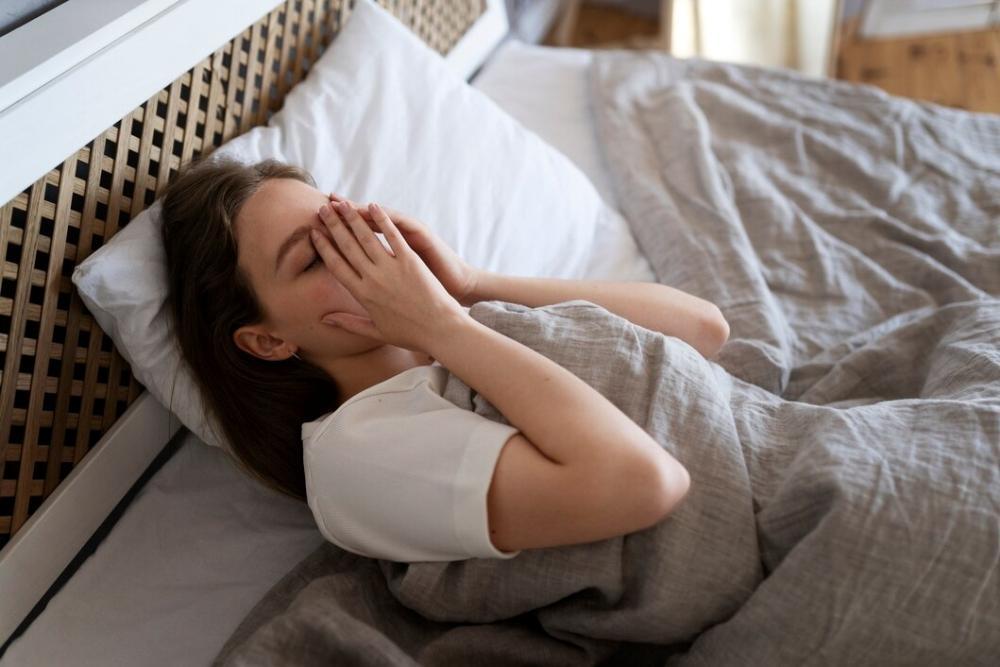 7 Arti Mimpi Orang Meninggal Hidup Lagi, Pertanda Baik?