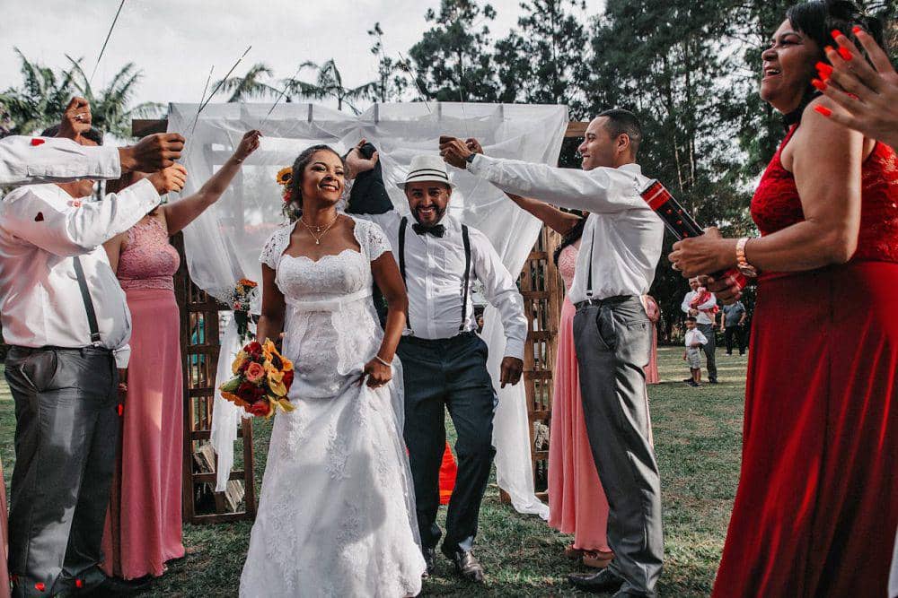 ilustrasi pernikahan outdoor