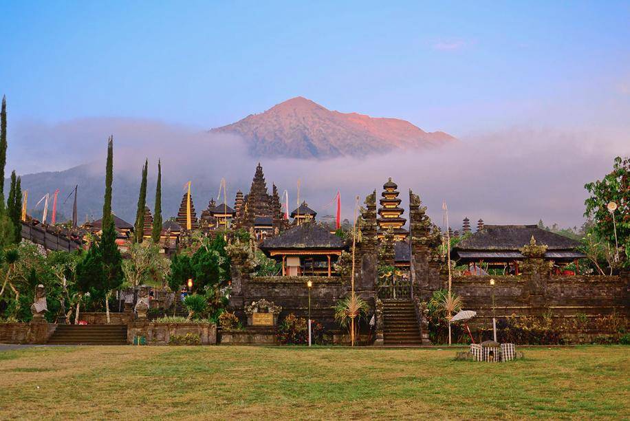 3 Aktivitas yang Bisa Kamu Lakukan Saat Perayaan Galungan di Bali