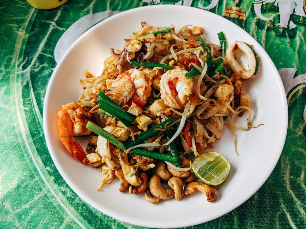 ilustrasi kwetiau goreng kerang (pexels.com/Markus Winkler)